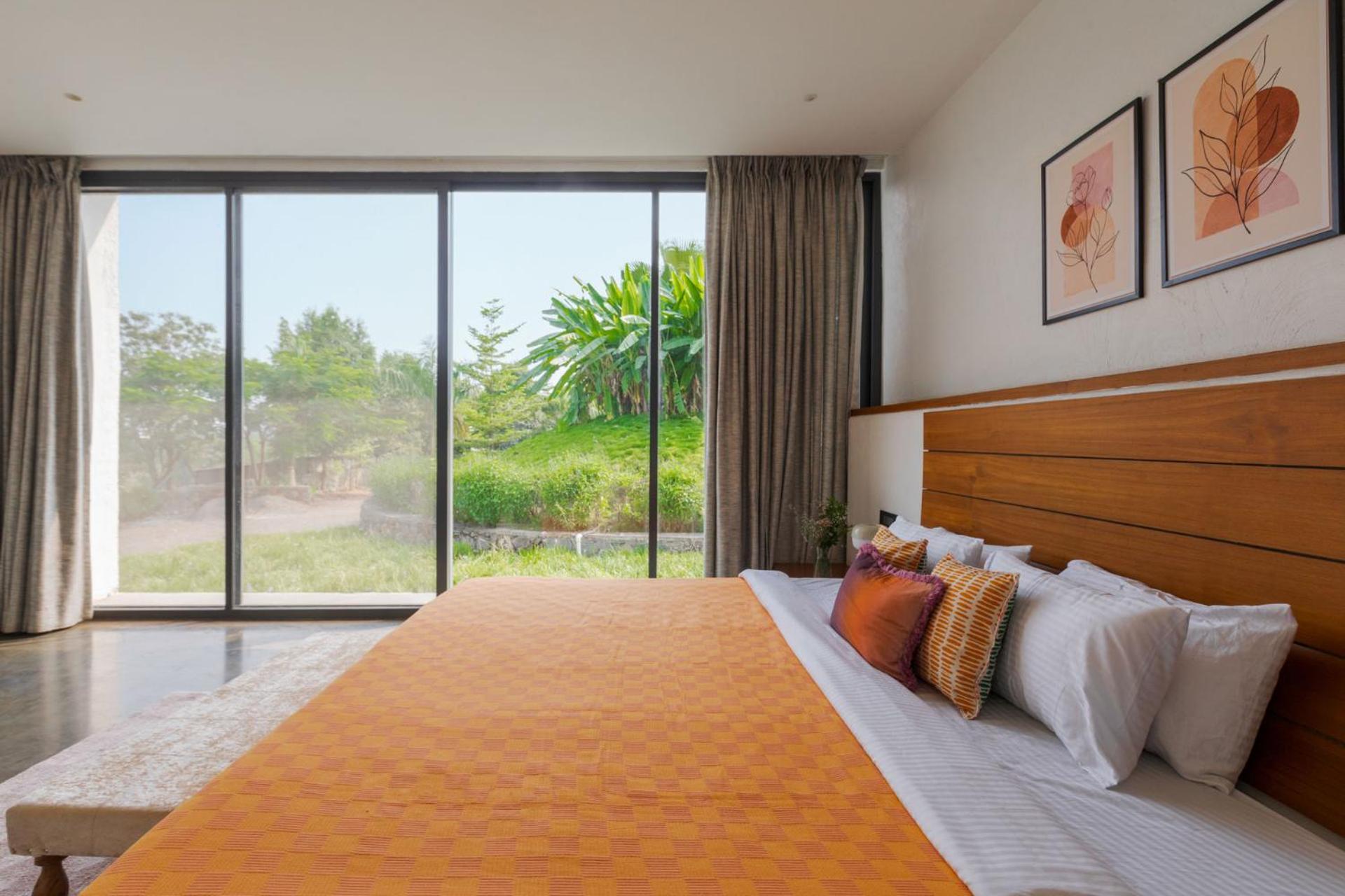 Open House By Stayvista - Nestled In Nature, Featuring A Swimming Pool & Expansive Lawn For A Serene Retreat Shikrapur المظهر الخارجي الصورة