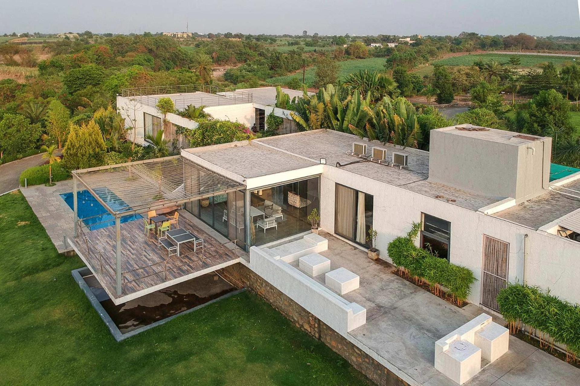 Open House By Stayvista - Nestled In Nature, Featuring A Swimming Pool & Expansive Lawn For A Serene Retreat Shikrapur المظهر الخارجي الصورة